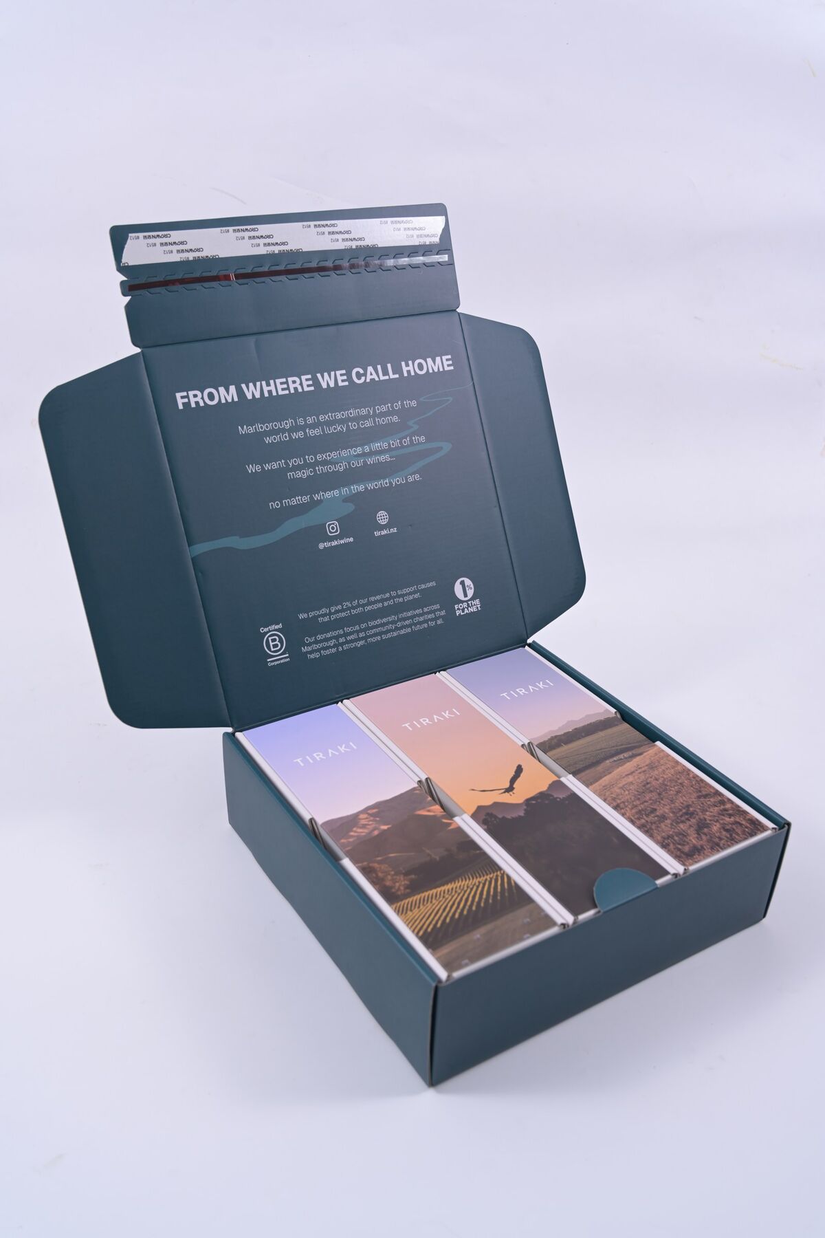 wine mailer open with sleeves
