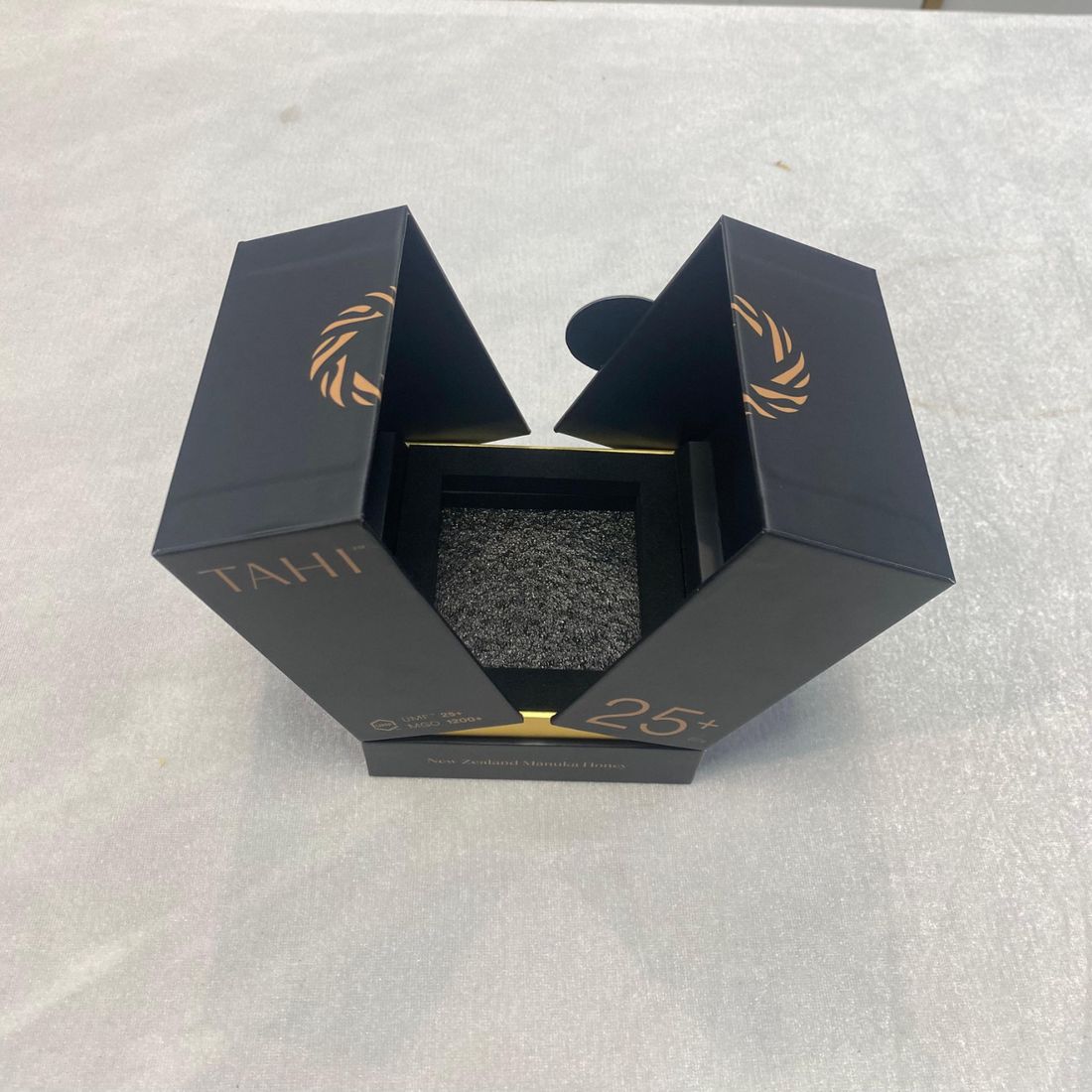 Premium spirits gift box opening in two wings